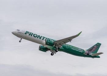 Vuelo de Frontier deja a pasajeros varados por más de seis horas